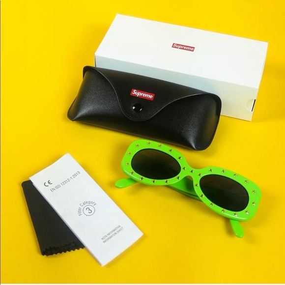 Supreme Other - SUPREME Royale Sunglasses SS18 Stars - Lime Green
